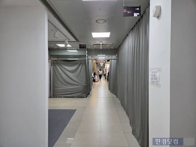 지난 12일 찾은 서울 동대문 인근 한 패션 상가./사진=박수림 기자