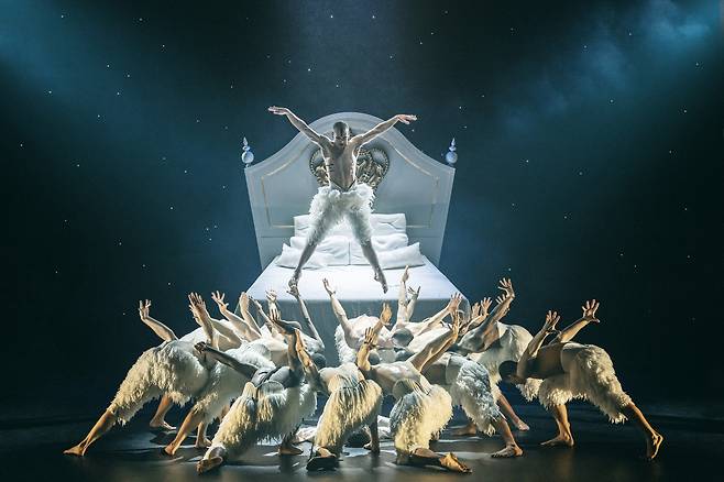 Matthew Bourne's "Swan Lake" (Courtesy of Johan Persson)