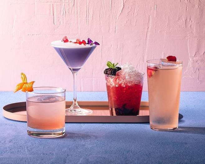 수석 바 매니저가 개발한 세븐틴 테마 칵테일과 목테일 / 사진=안다즈 서울 강남