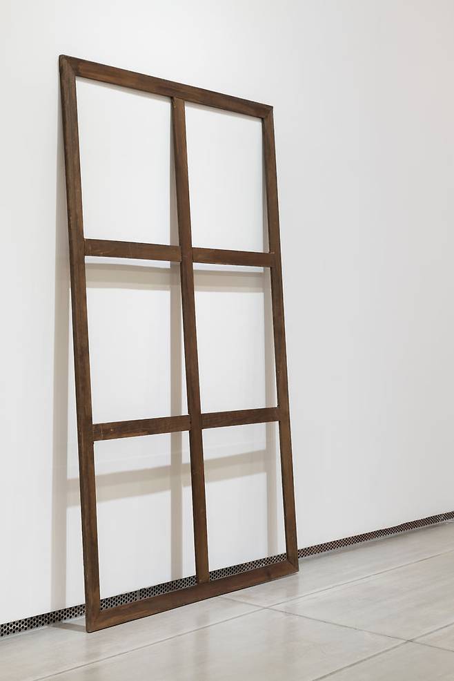 DANIEL DEZEUZE(ٴϿ ) ,Stretcher,185 X 144cm,walnut stain on stretcher,1968 *Ǹ  DB 