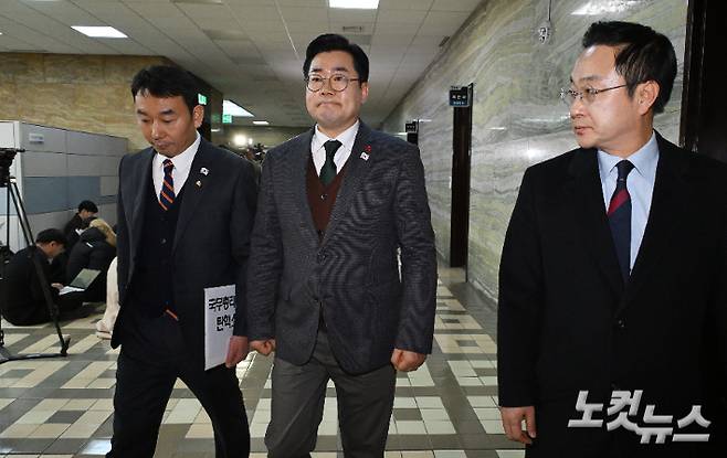 더불어민주당 김용민 의원(왼쪽). 윤창원 기자