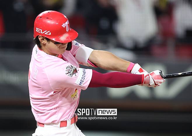 ▲ 김도영은 이제 주루도 100% 상황이 됐다면서 벤치의 사인을 기다리고 있다 ⓒ곽혜미 기자