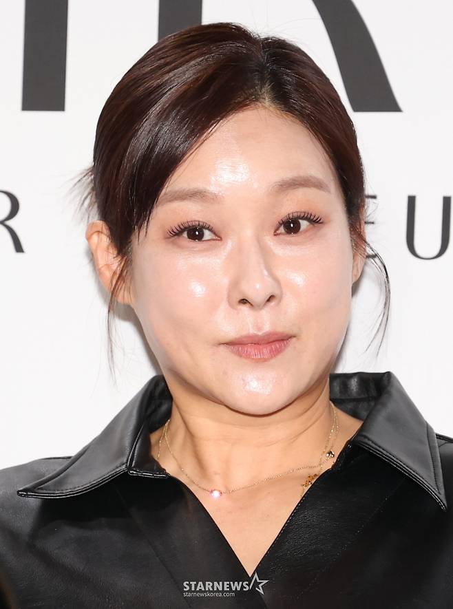 (서울=뉴스1) 권현진 기자 = 방송인 현영이 22일 서울 강남구 한 카페에서 열린 ‘아티르 & 아르즈’ 오프닝 행사에 참석해 포즈를 취하고 있다. 2025.4.22/뉴스1 Copyright (C) 뉴스1. All rights reserved. 무단 전재 및 재배포, AI학습 이용 금지. /사진=(서울=뉴스1) 권현진 기자