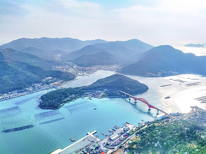 보길도, 장사도, 노화도를 연결하는 보길대교[사진/백승렬 기자]