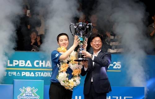 지난해 11월 NH농협카드 챔피언십에서 역대 최연소로 우승한 김영원 [PBA 제공. 재판매 및 DB 금지]