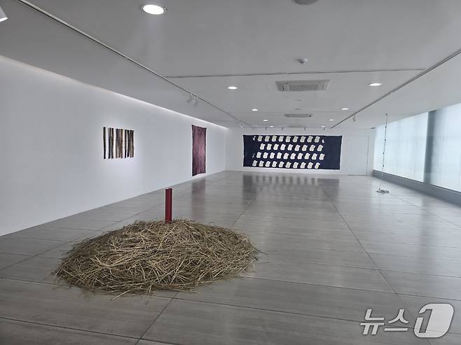 '쉬포르 쉬르파스'(Supports/Surfaces) 전시 전경. ⓒ 뉴스1 김정한 기자