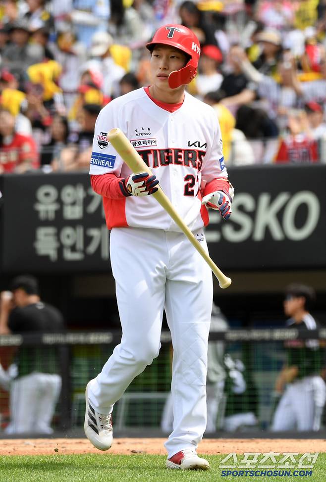 27일 광주 기아챔피언스필드에서 열린 KIA 타이거즈와 LG 트윈스의 경기. KIA 김호령이 삼진으로 물러나고 있다. 광주=박재만 기자 pjm@sportschosun.com/2025.04.27/