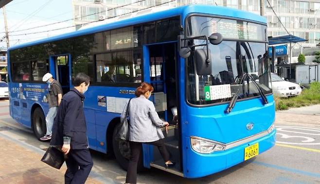 영주시가 70세 이상 어르신 시내버스 무료승차를 시행한다.