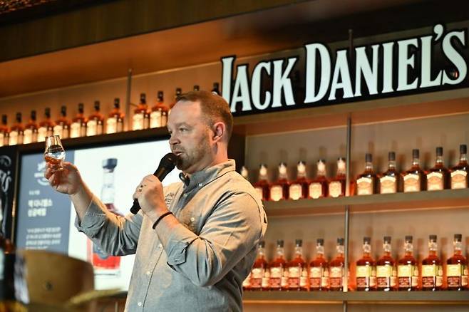 잭 다니엘스의 마스터 디스틸러 '크리스 플레처(Chris Fletcher)'