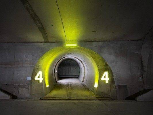 피난연결통로에 설치된 안전경관등 모습.ⓒ서울시 제공