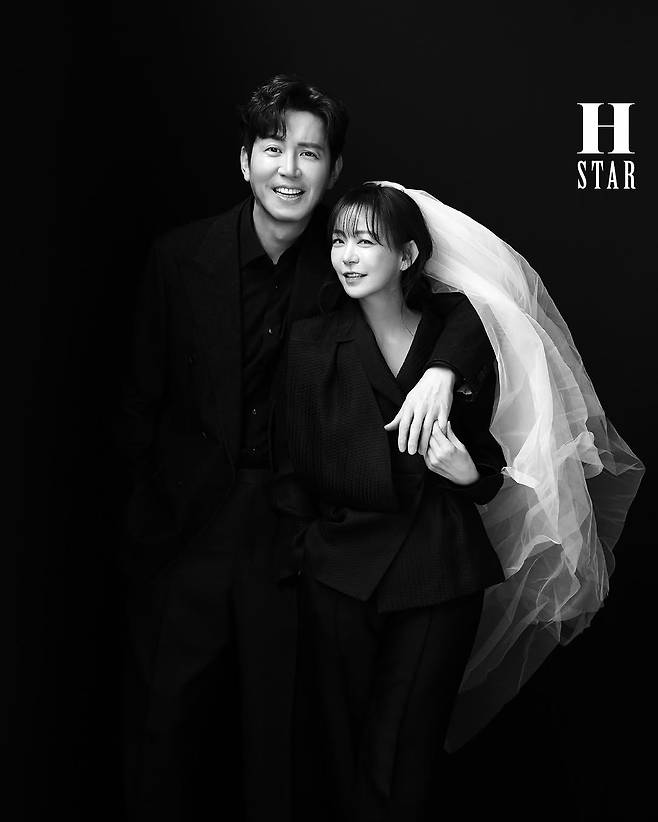 최근 리마인드 웨딩화보 찍은 배우 부부