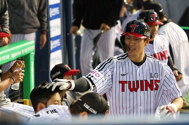 모두가 노심초사, 홍창기 부상에 전력을 쏟았다...가슴 쓸어내린 LG