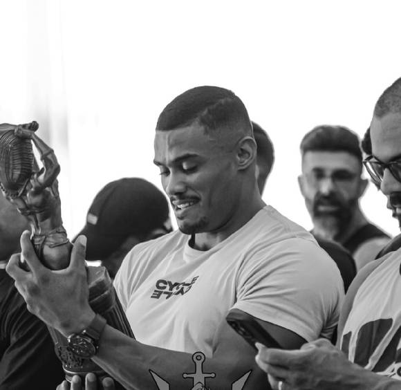 라질의 보디빌더이자 두 자녀의 아버지인 완더르송 다 실바 모레이라(30)가 보디빌더 대회 참가 직후 심정지로 쓰러져 숨졌다. 사진은 모레이라의 생전 모습. [사진=완더르송 다 실바 모레이라 인스타그램]