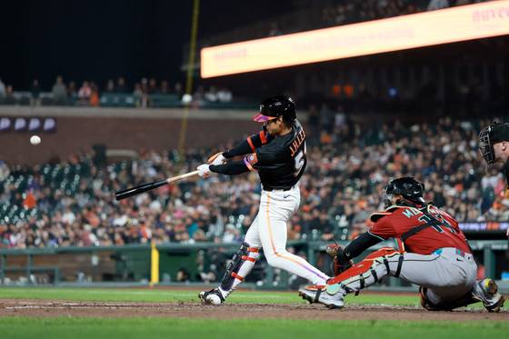 샌프란시스코 이정후가 14일 애리조나를 상대로 8회 3점 홈런을 때렸다. [AFP=연합뉴스]