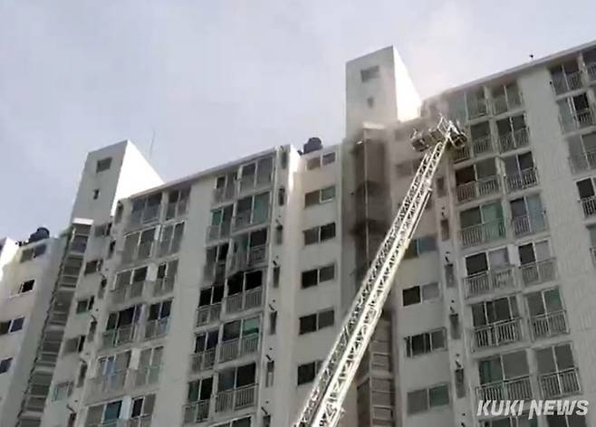 강릉시 교동 아파트 화재(강원특별자치도 소방본부 제공)