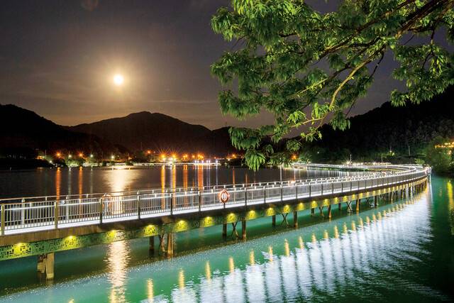 도란도란 이야기하며 걷기 안성맞춤인 아중호수공원.