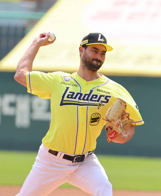 SSG 선발 투수 화이트. 사진[연합뉴스]