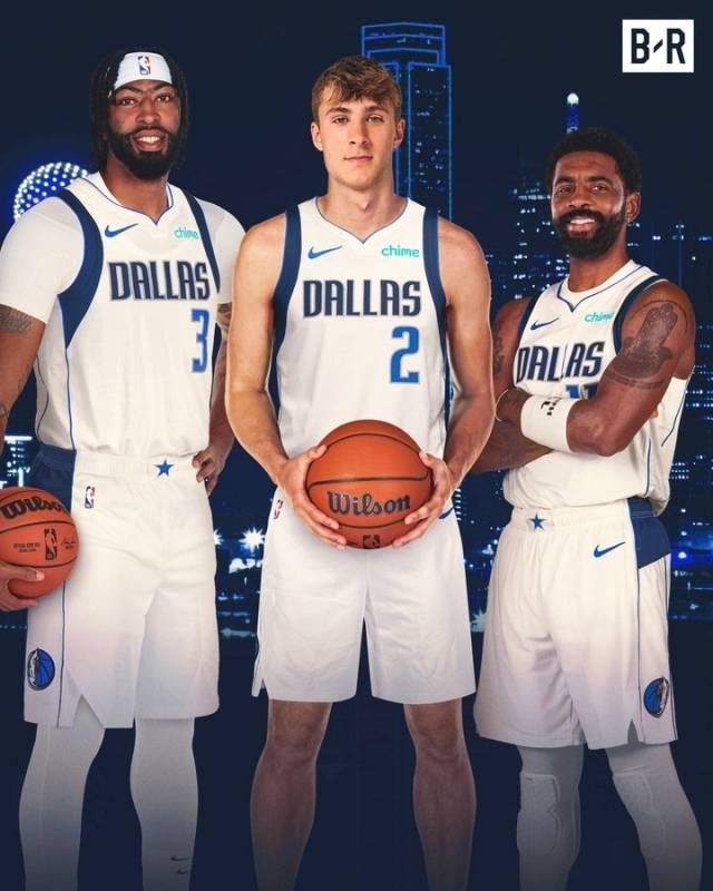 댈러스는 다가오는 2025-26시즌 앤서니 데이비스(좌), 쿠퍼 플래그, 카이리 어빙이 함께한다. 사진=바스켓볼 포에버 SNS