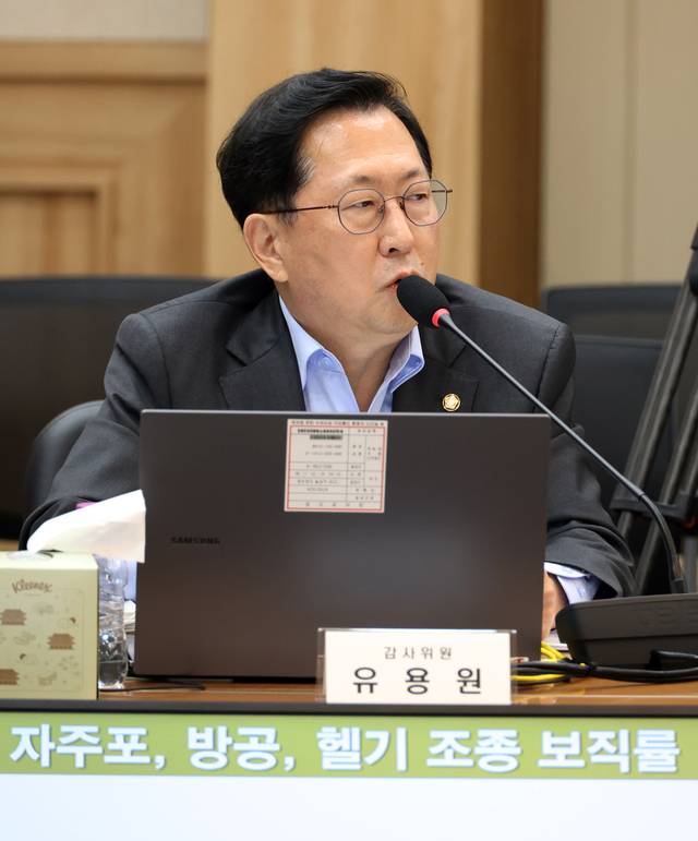 국민의힘 유용원의원이 지난해 10월17일 충남 계룡대 육군본부에서 열린 국회 국방위원회 국정감사에서 질의하고 있다. 연합뉴스