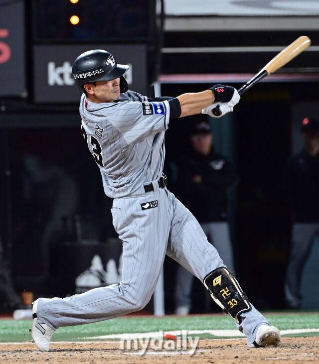 2024년 6월 4일 경기도 수원KT위즈파크에서 '2024 신한 SOL Bank KBO리그' 한화 이글스와 KT 위즈의 경기가 열렸다. 한화 유로결이 타격하고 있다./마이데일리