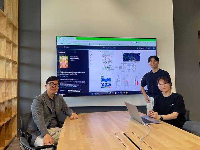 KAIST 생명과학과 한진희(왼쪽부터) 교수, 한준호 박사, 서보인 박사과정생 [KAIST 제공]