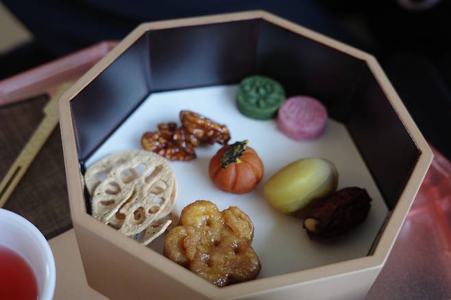 궁중 다과 묶음 ‘호박란 세트’. 이정아 기자