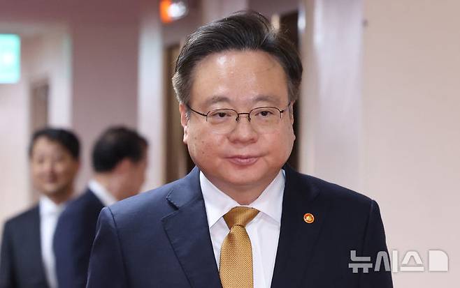 [서울=뉴시스] 조수정 기자 = 조규홍 보건복지부 장관. 2025.04.18. chocrystal@newsis.com