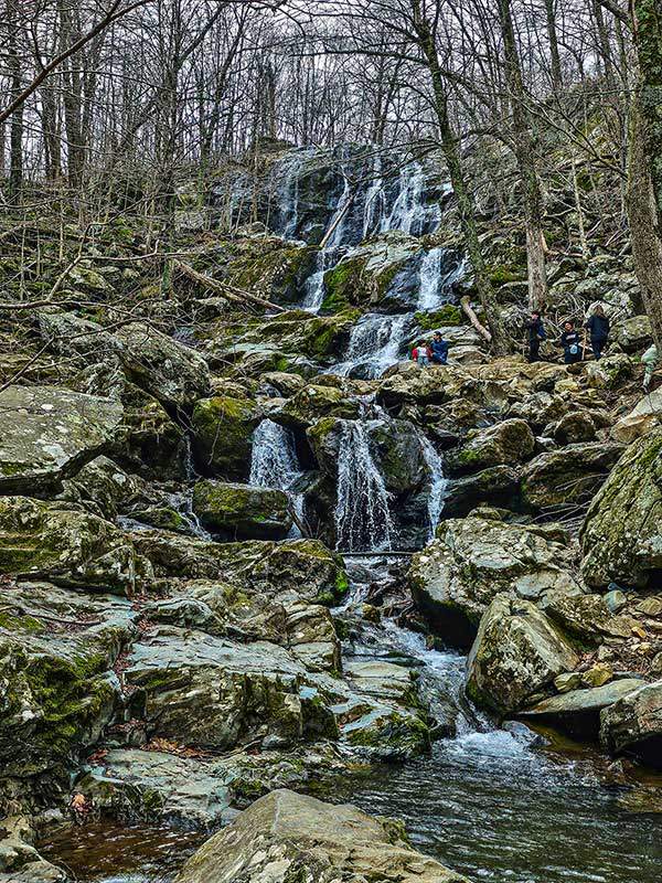 다크 할로우Dark Hollow 폭포. 빅 메도우스에서 가까이 있는 명소다.