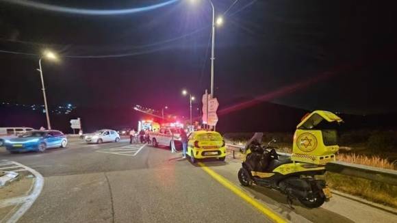 14일(현지시간) 밤 요르단강 서안 북부에서 출산을 위해 분만실로 향하던 이스라엘 임산부 체엘라 게즈(30대)가 팔레스타인 테러리스트의 총격에 사망했다. 사진은 사건 현장. 2025.5.14 이스라엘 응급구조기관 마겐다비드아돔(MDA) 자료