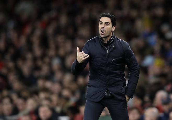 아스널은 2019~2020시즌부터 지휘봉을 잡은 미켈 아르테타 감독(사진)의 재임 기간 동안 보강한 스트라이커가 가브리엘 제주스 1명에 그쳤다. 더 높은 곳을 겨냥하려면 이번 여름이적시장에서 정상급 골잡이를 영입해야 한다. AP뉴시스