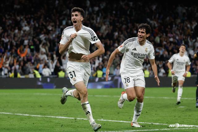 기뻐하는 레알 마드리드 선수단. /AFPBBNews=뉴스1