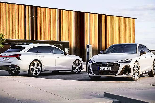 아우디 2025 A6 세단 아반트 e 하이브리드