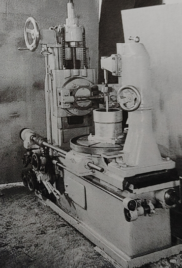 김삼만이 ICA 시설 차관 자금으로 구입한 독일산 첨단공작기계./대동50년사/