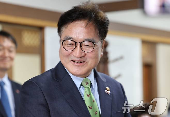 우원식 국회의장이 5·18민주화운동 45주년을 사흘 앞둔 16일 광주를 방문해 당시 5·18 성폭력 피해자들을 만나 발언하고 있다. 2025.5.16/뉴스1 ⓒ News1 박지현 기자