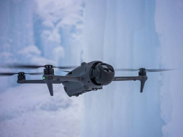 DJI 플래그십 카메라 드론 '매빅4 프로' (사진=DJI)