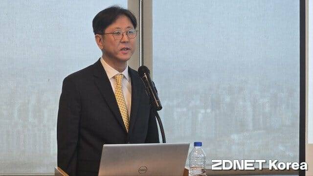 윤세혁 씨이랩 대표가 최근 열린 기자간담회에서 자사의 성장 전략을 설명하고 있다.