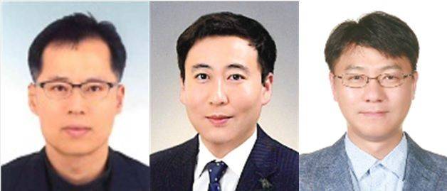 기술사 합격의 주인공인 이준표 안양시 철도교통과장, 김환수(철도교통과)·황규도(하수과) 주무관. ⓒ안양시 제공