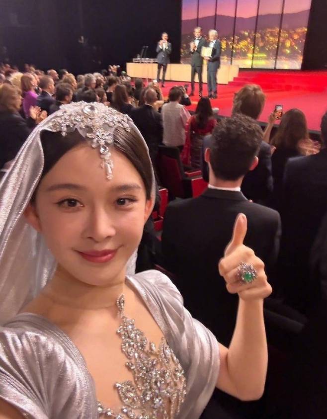 다운로드 (6).jpg 칸 레드카펫 퇴장당한 배우 나옴