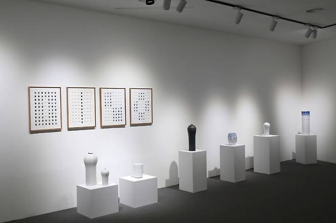 김덕호 작가 전시 작품 전경(사진=한국도자재단 제공) *재판매 및 DB 금지