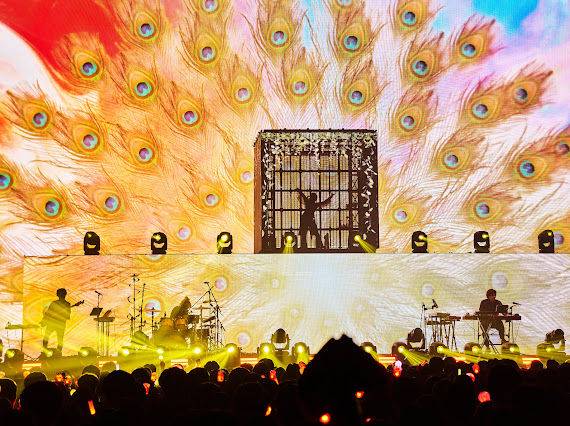 [고양=뉴시스] 아도가 15일 오후 경기 고양 킨텍스 9홀에서 연 월드 투어 '히바나(Hibana·불꽃)' 현장. (사진 = Tomokazu Tazawa 제공) 2025.05.16. photo@newsis.com *재판매 및 DB 금지