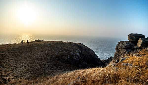 개머리언덕 끝에는 벼랑과 망망대해가 펼쳐진다.