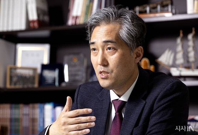 4월22일 반길주 국립외교원 국제안보통일연구부 교수가 미·중 갈등으로 안보 위기가 올라가고 있는 국제 정세에 대해 설명하고 있다. ⓒ시사IN 조남진