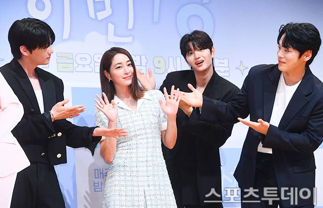 가는정 오는정 이민정 제작발표회 출연진 / 사진=DB