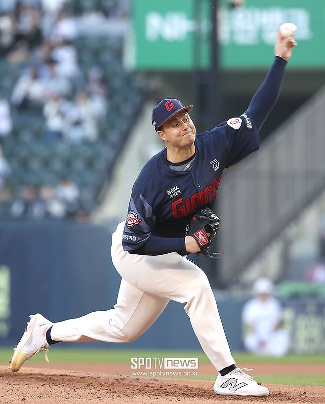 ▲ 안정적인 이닝 소화 능력과 투구 퀄리티를 모두 보여주고 있는 터커 데이비슨 ⓒ곽혜미 기자