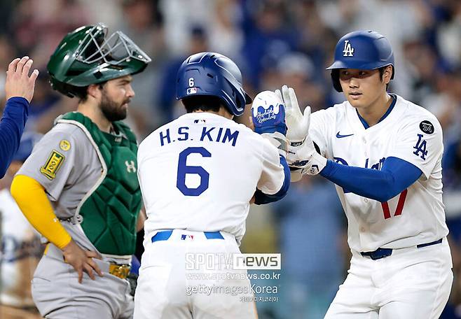 ▲ LA 다저스 김혜성과 오타니 쇼헤이 하이파이브