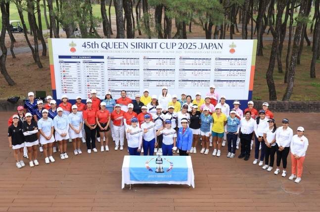 우승 후 세리머니를 하는 한국 대표팀(가운데). /사진=JGA 제공