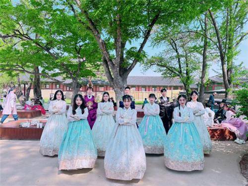 전통문화 체험하는 유학생들 [호서대 제공. 재판매 및 DB 금지]