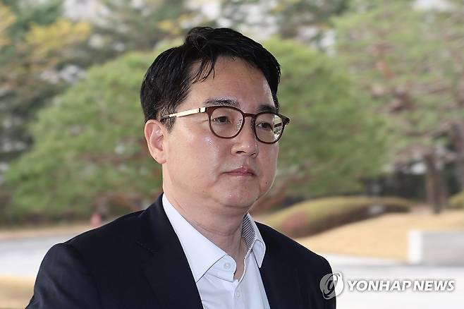 출근하는 심우정 검찰총장 (서울=연합뉴스) 임화영 기자 = 심우정 검찰총장이 지난달 9일 서울 서초구 대검찰청으로 출근하고 있다. 2025.4.9 hwayoung7@yna.co.kr