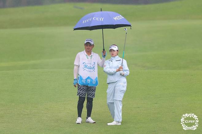 박현경의 아이언샷. [KLPGA 제공. 재판매 및 DB 금지]