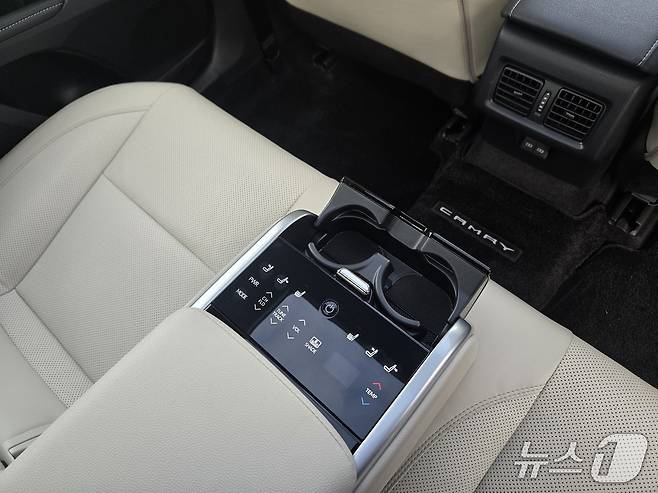 10일 경기 고양에서 촬영한 도요타 중형 세단 '캠리' 9세대 완전변경 모델인 '2025년형 캠리 XLE 프리미엄 트림'의 내부. 2025.05.16/뉴스1 김성식 기자